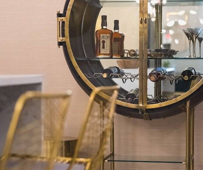 Отель The Vault