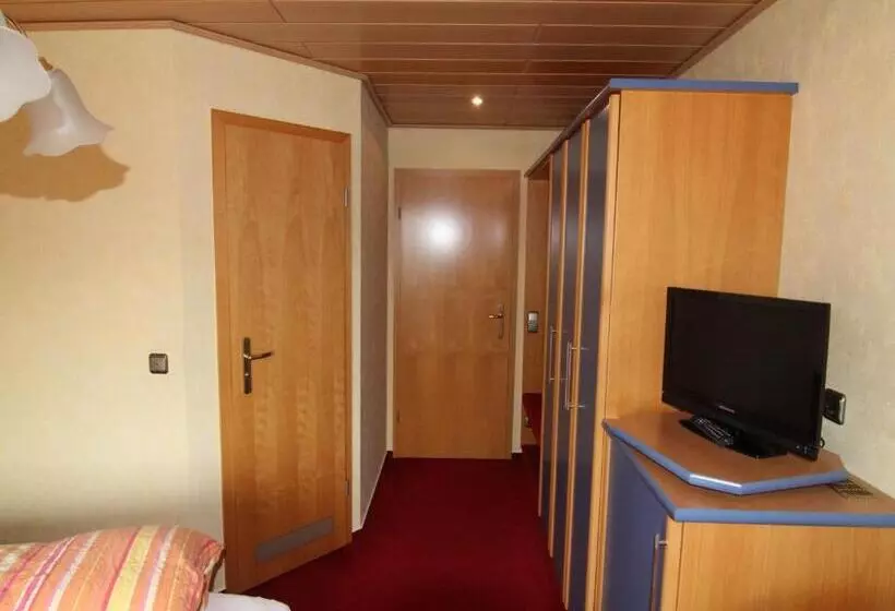 Retkeilymaja Gästehaus Ainser