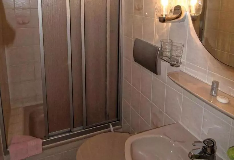 Retkeilymaja Gästehaus Ainser