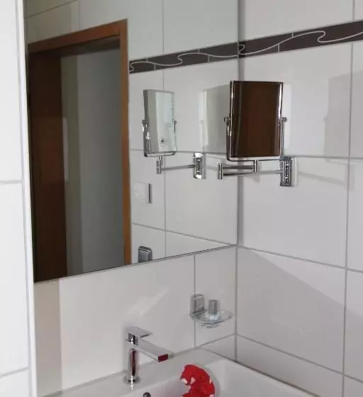 Retkeilymaja Gästehaus Ainser