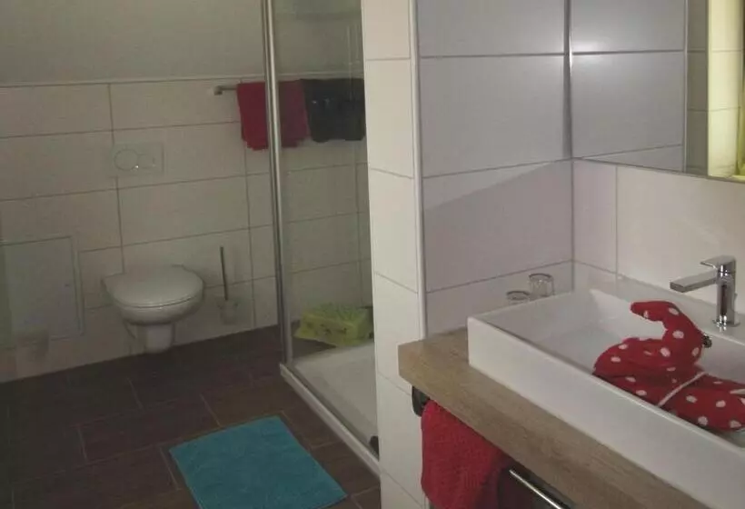 Retkeilymaja Gästehaus Ainser