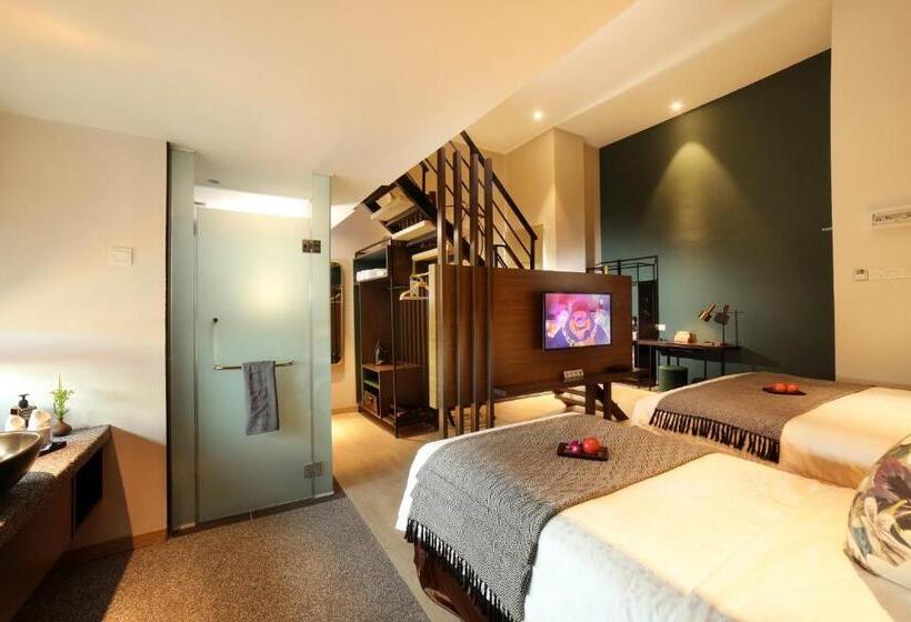 פנסיון Sojourn Guest House