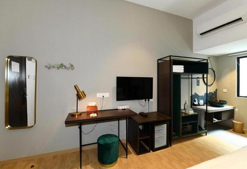 פנסיון Sojourn Guest House