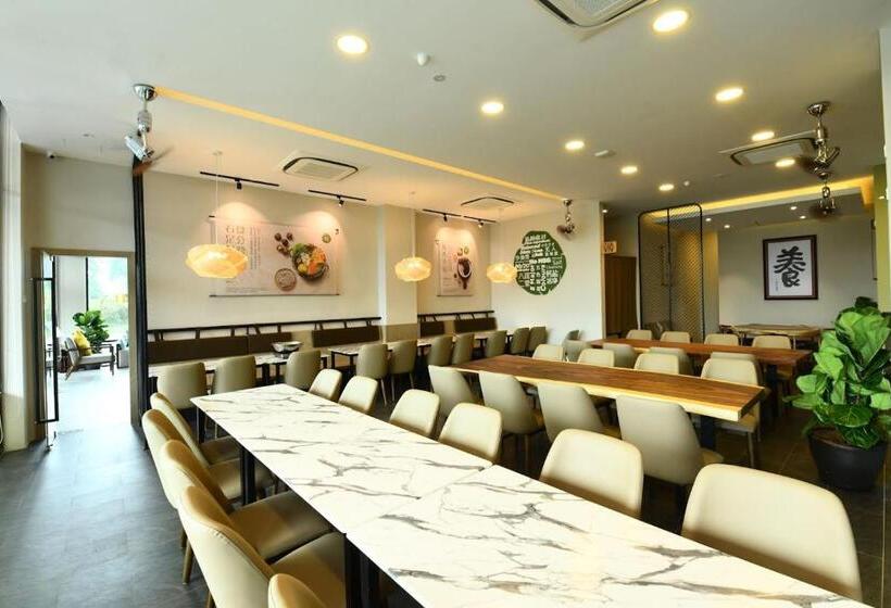 פנסיון Sojourn Guest House