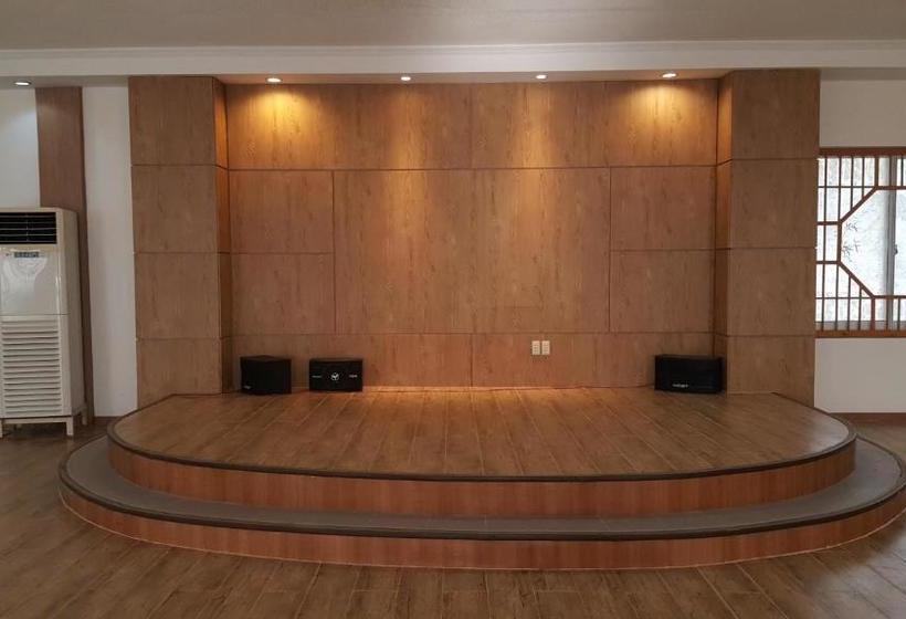 Phil Oasis  And Resorts