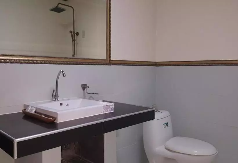 Phil Oasis  And Resorts