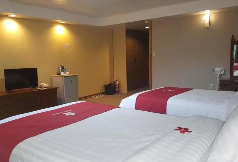 Phil Oasis  And Resorts