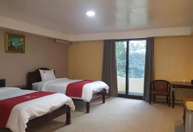 Phil Oasis  And Resorts