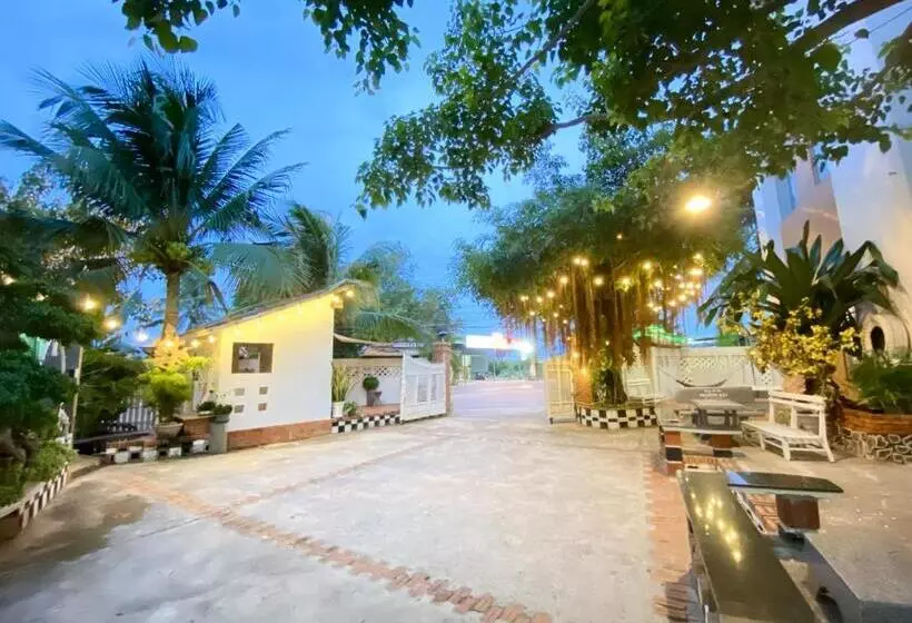 هتل Goc Bien Homestay