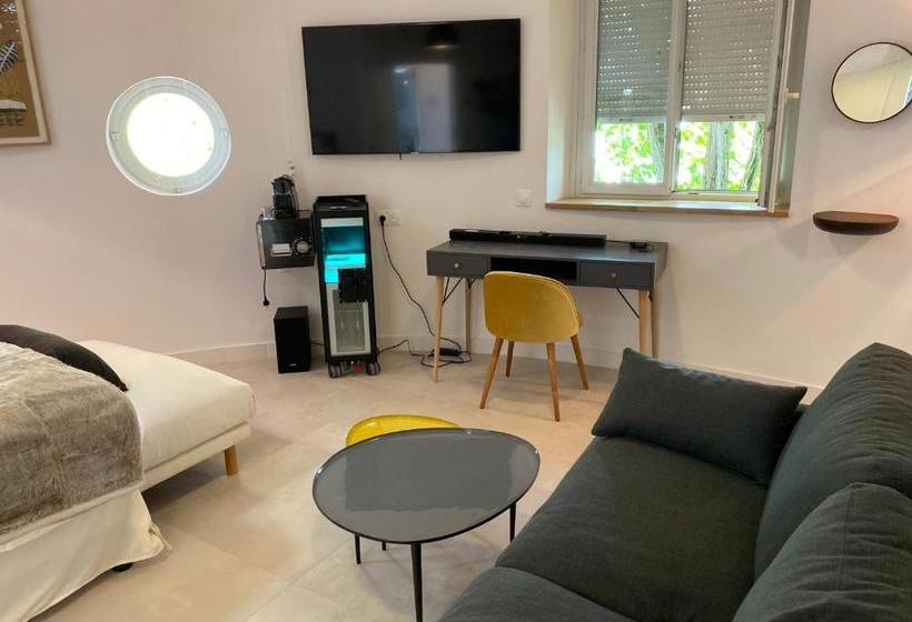 פנסיון La Maison De Robinson