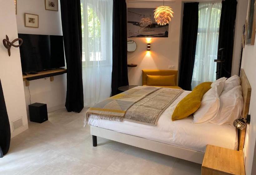 פנסיון La Maison De Robinson