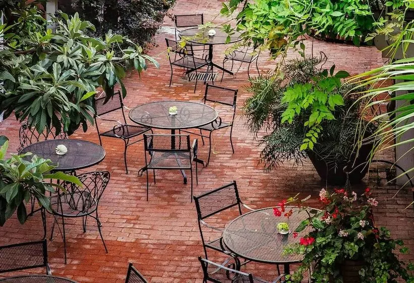 ベッドアンドブレックファースト Elliott House Inn