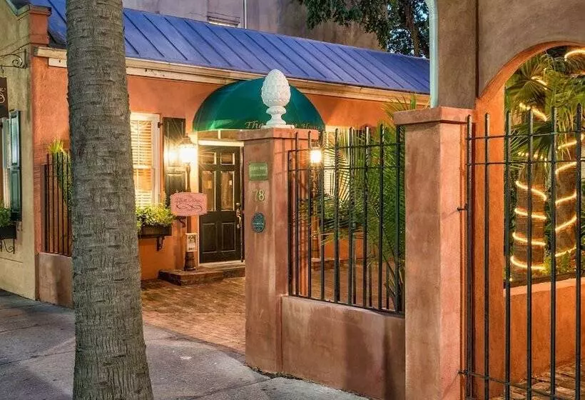 ベッドアンドブレックファースト Elliott House Inn