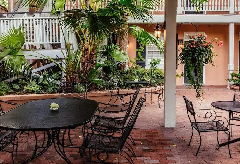 ベッドアンドブレックファースト Elliott House Inn