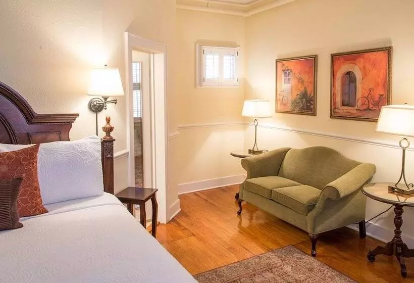 ベッドアンドブレックファースト Elliott House Inn