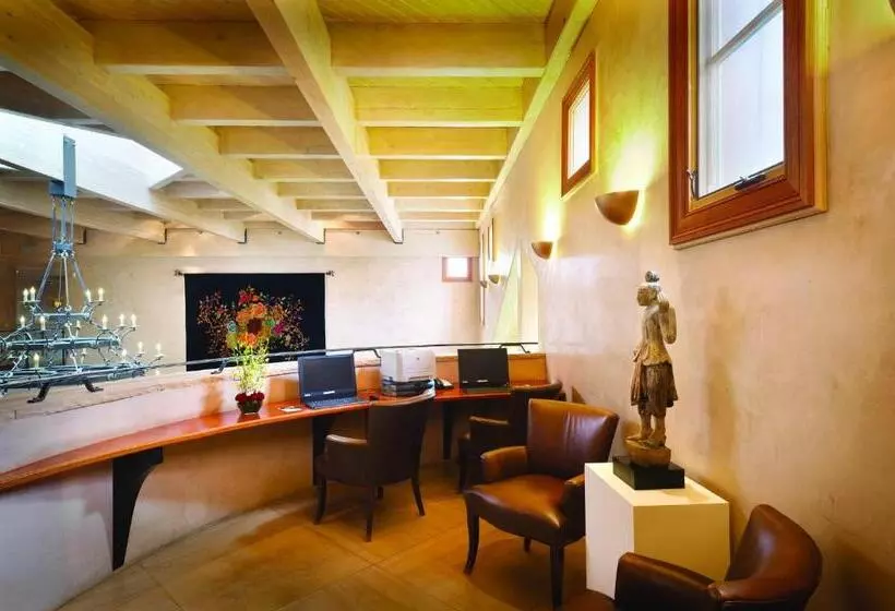 El Monte Sagrado Resort & Spa