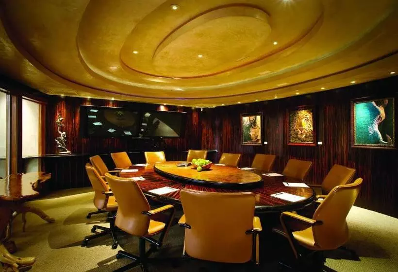 El Monte Sagrado Resort & Spa