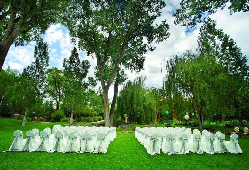 El Monte Sagrado Resort & Spa