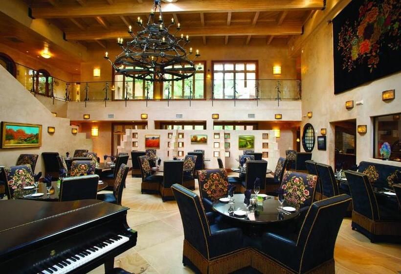 El Monte Sagrado Resort & Spa