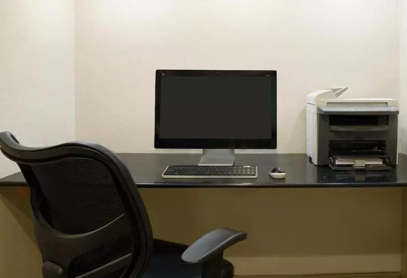 هتل Country Inn & Suites By Radisson, Brookings