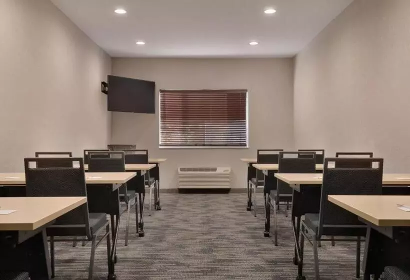 هتل Country Inn & Suites By Radisson, Brookings