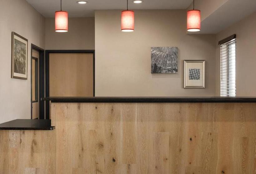 בית מלון כפרי Country Inn & Suites By Radisson, Brookings