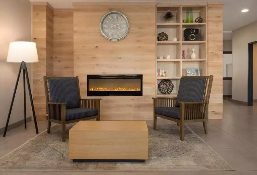 هتل Country Inn & Suites By Radisson, Brookings