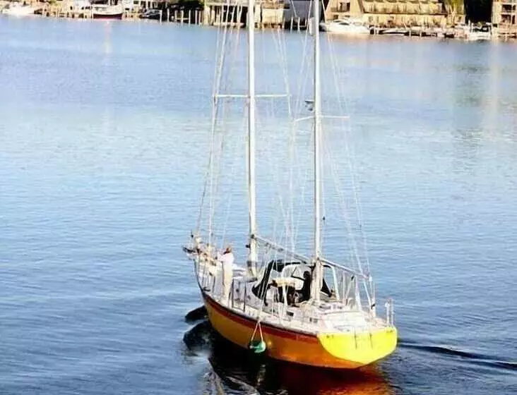 Отель Edgewater Inn Charlevoix