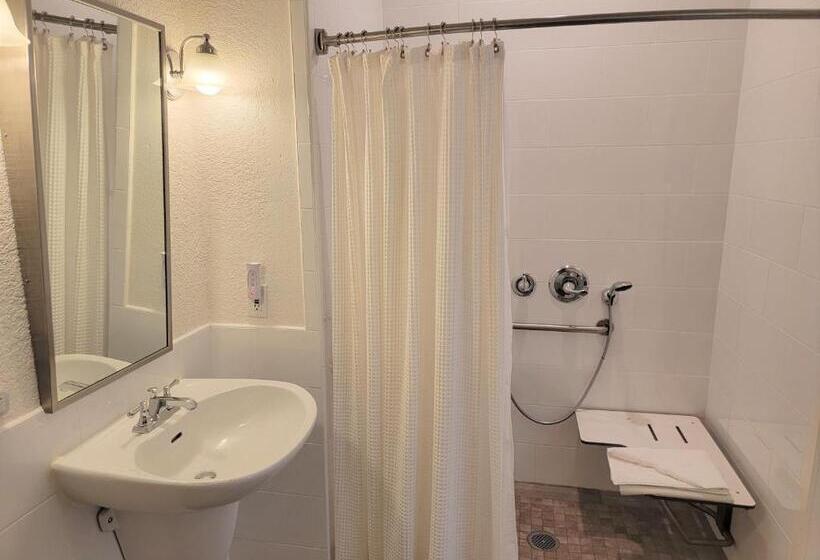 בית מלון כפרי El Pueblo Inn