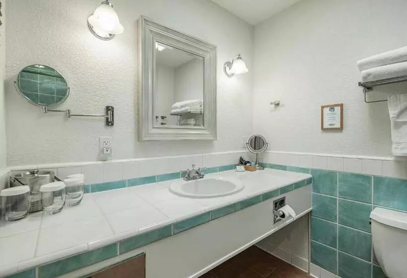 Отель El Pueblo Inn