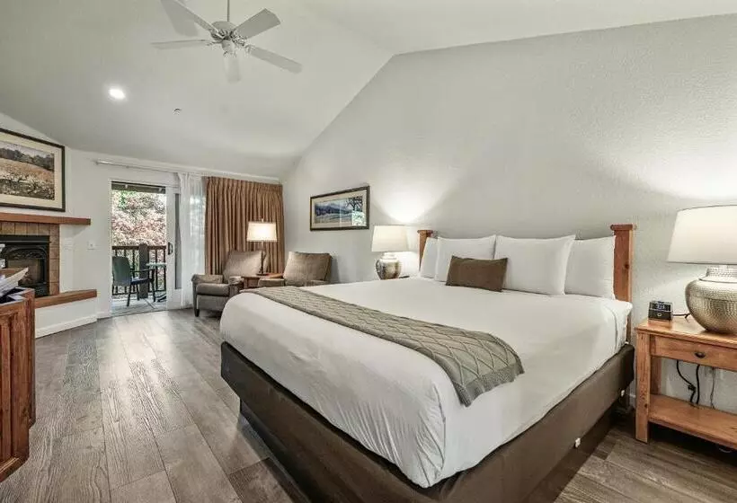 Отель El Pueblo Inn