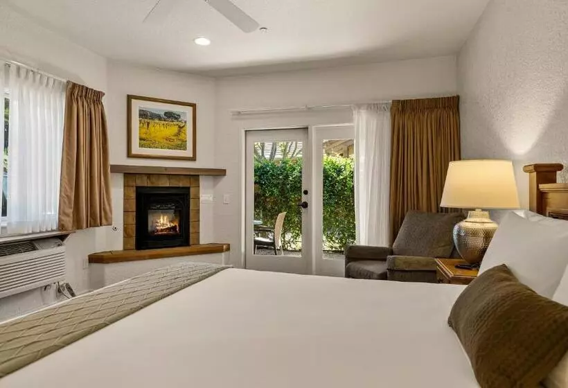 Отель El Pueblo Inn