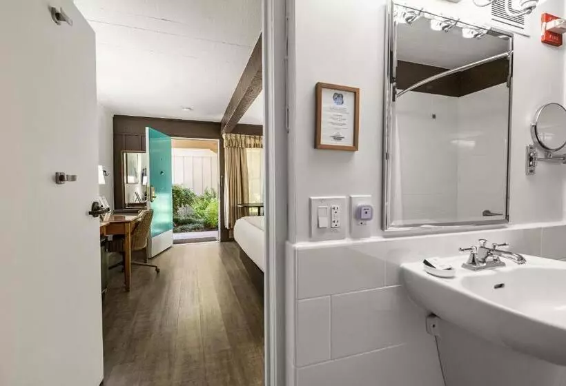 Отель El Pueblo Inn