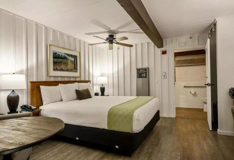 Отель El Pueblo Inn