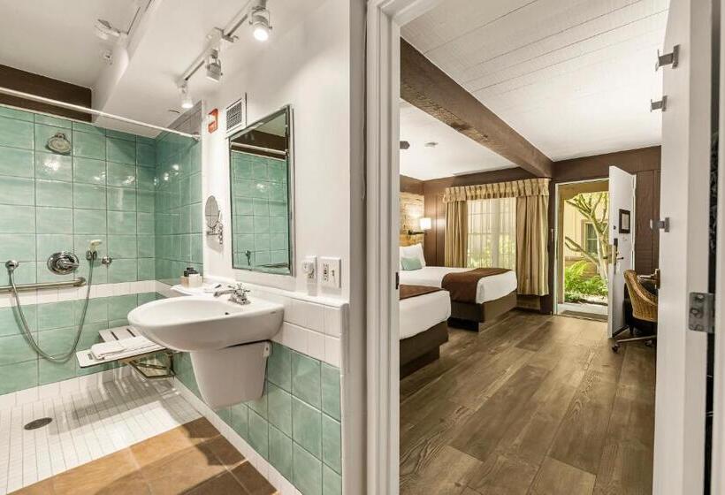 בית מלון כפרי El Pueblo Inn