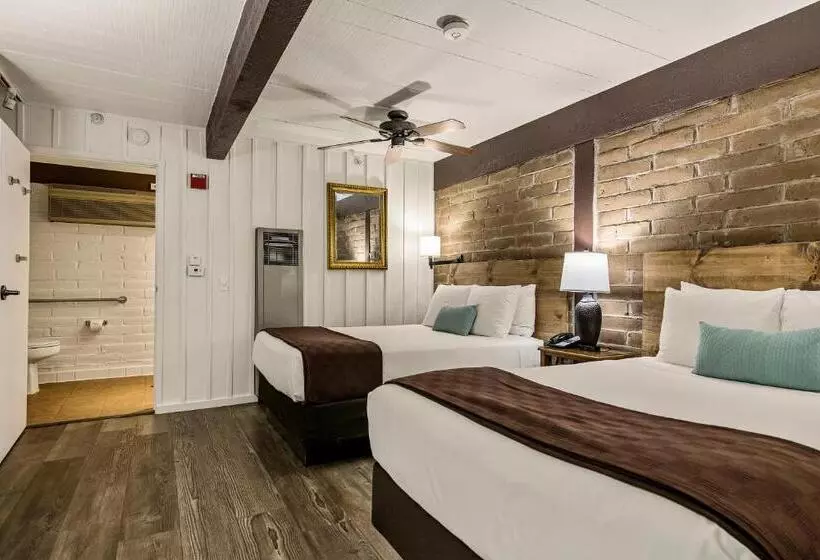 Отель El Pueblo Inn