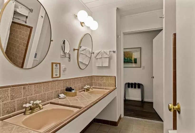 Отель El Pueblo Inn