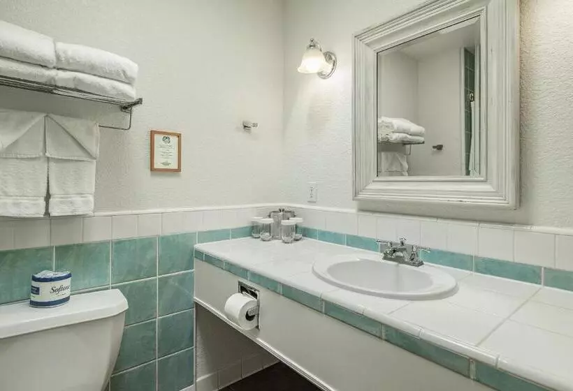 Отель El Pueblo Inn