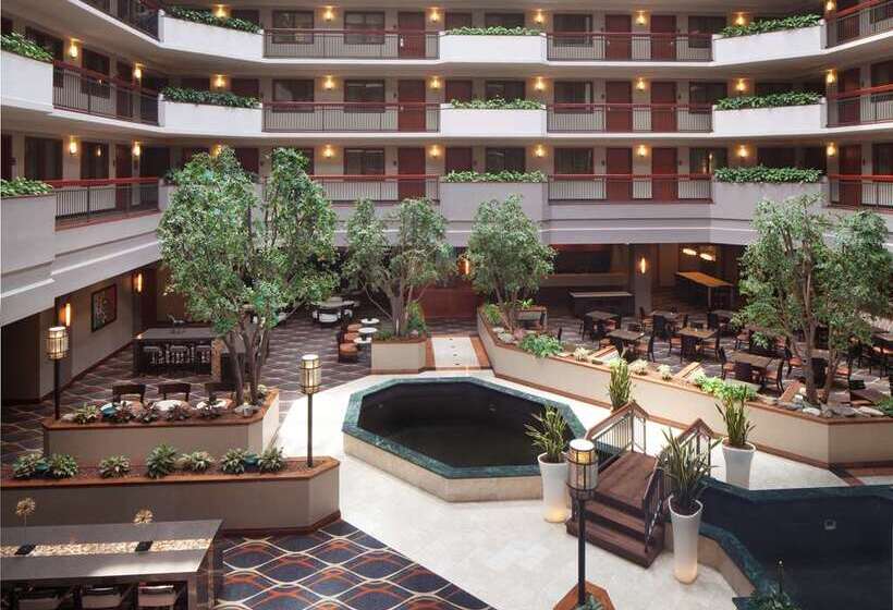 ホテル Embassy Suites By Hilton Dallas Near The Galleria