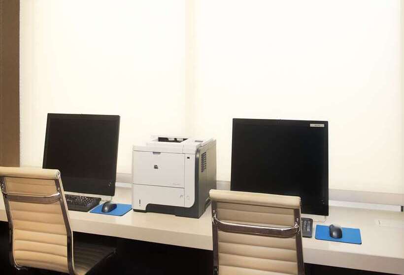 ホテル Embassy Suites By Hilton Dallas Near The Galleria