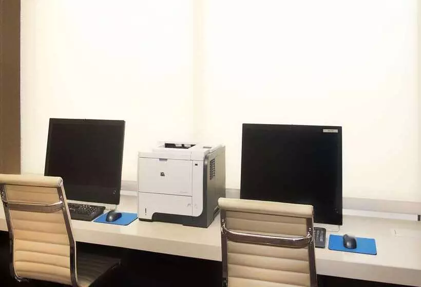 ホテル Embassy Suites By Hilton Dallas Near The Galleria