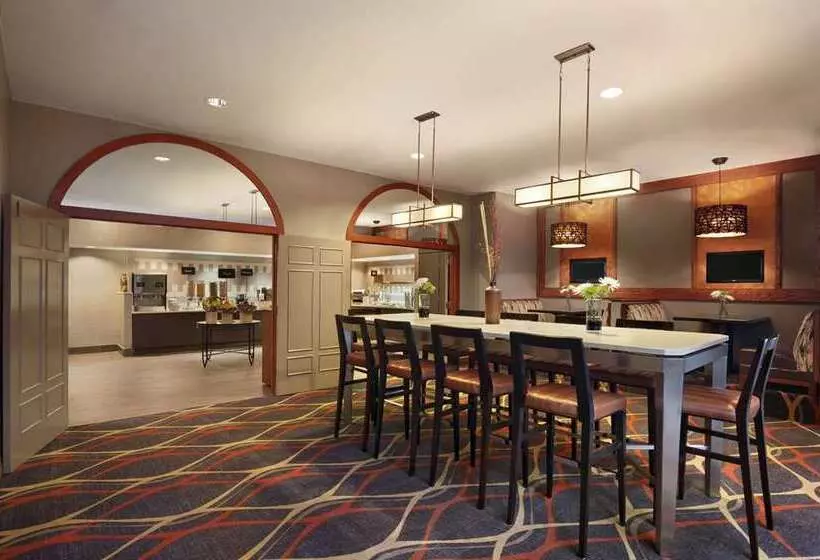 ホテル Embassy Suites By Hilton Dallas Near The Galleria