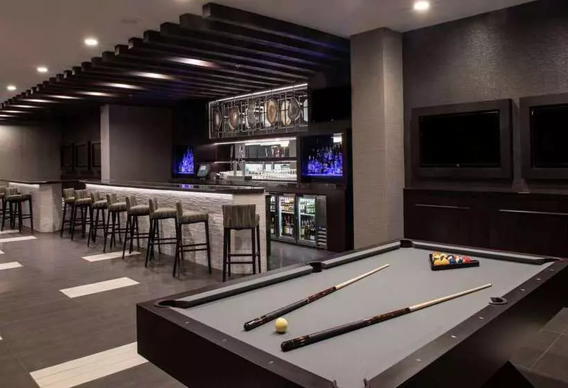 Отель Embassy Suites By Hilton Las Vegas