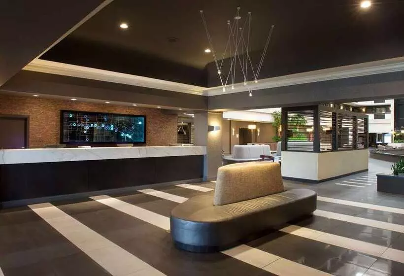 Отель Embassy Suites By Hilton Las Vegas