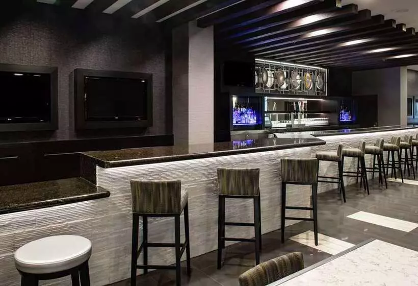 Отель Embassy Suites By Hilton Las Vegas