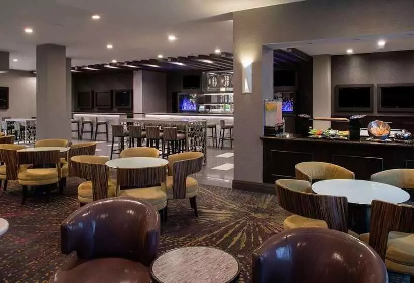 Отель Embassy Suites By Hilton Las Vegas