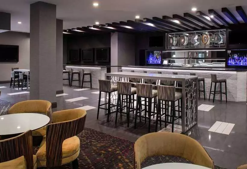 Отель Embassy Suites By Hilton Las Vegas