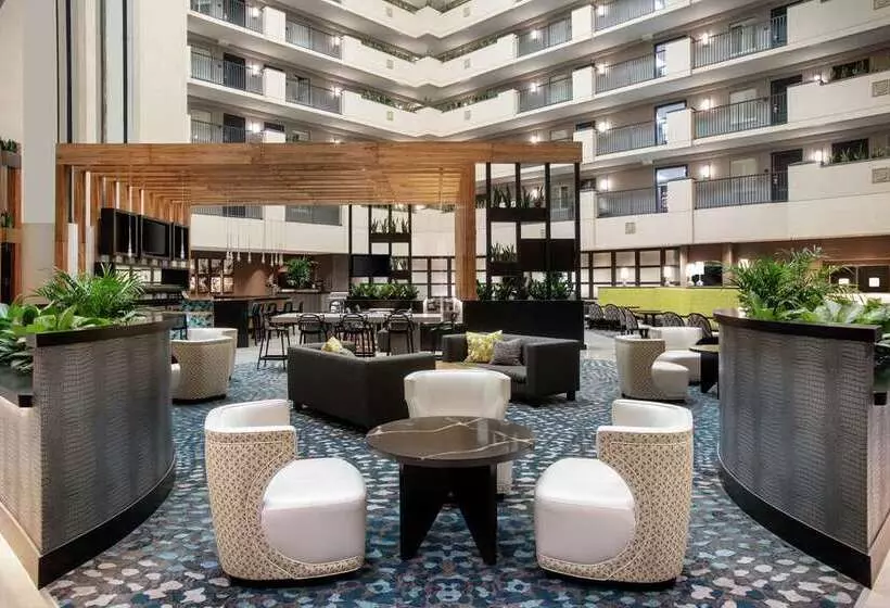 ホテル Embassy Suites By Hilton Orlando Airport