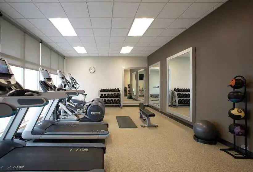 ホテル Embassy Suites By Hilton Orlando Airport