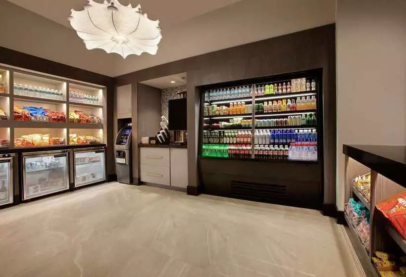 ホテル Embassy Suites By Hilton Orlando Airport